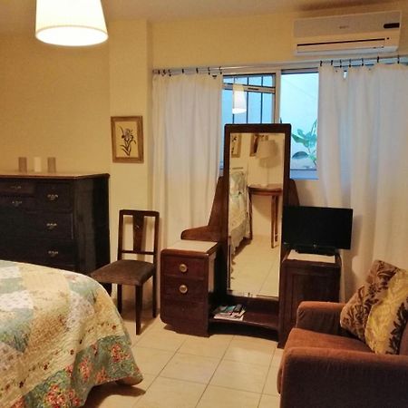 St. Thomas Bed And Breakfast Paianía Εξωτερικό φωτογραφία