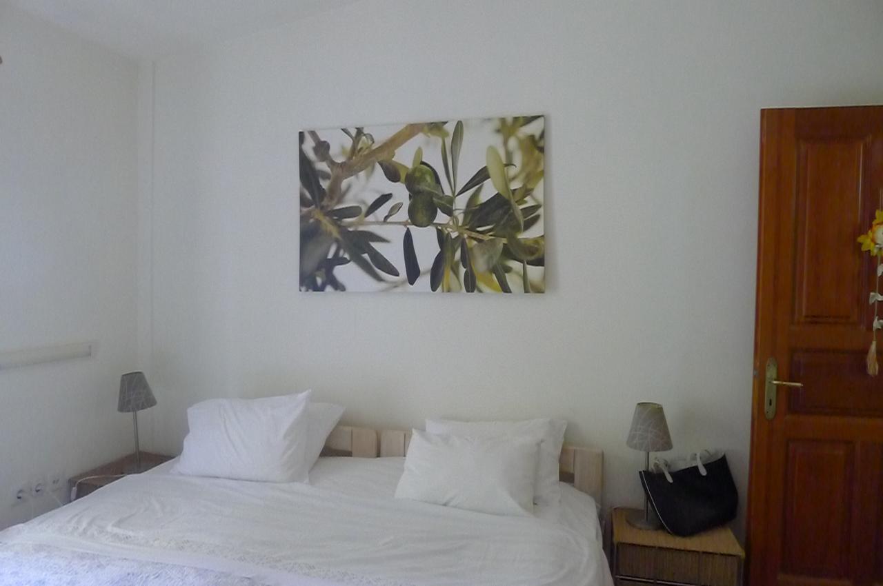 St. Thomas Bed And Breakfast Paianía Εξωτερικό φωτογραφία
