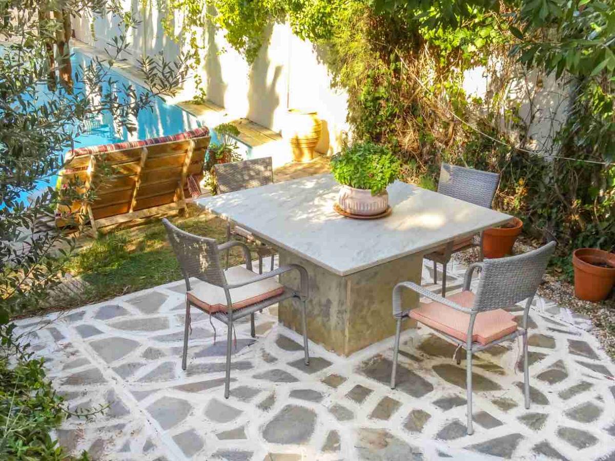 St. Thomas Bed And Breakfast Paianía Εξωτερικό φωτογραφία