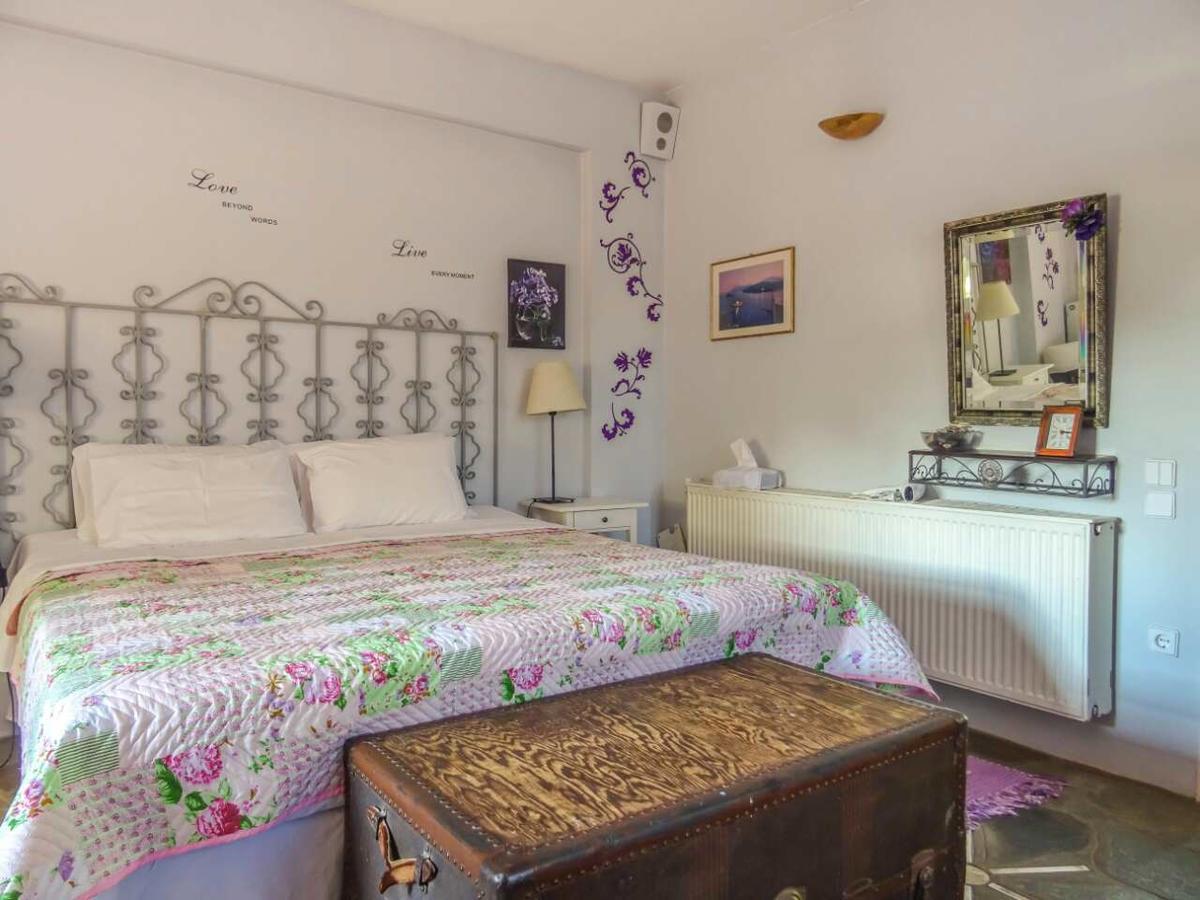 St. Thomas Bed And Breakfast Paianía Εξωτερικό φωτογραφία