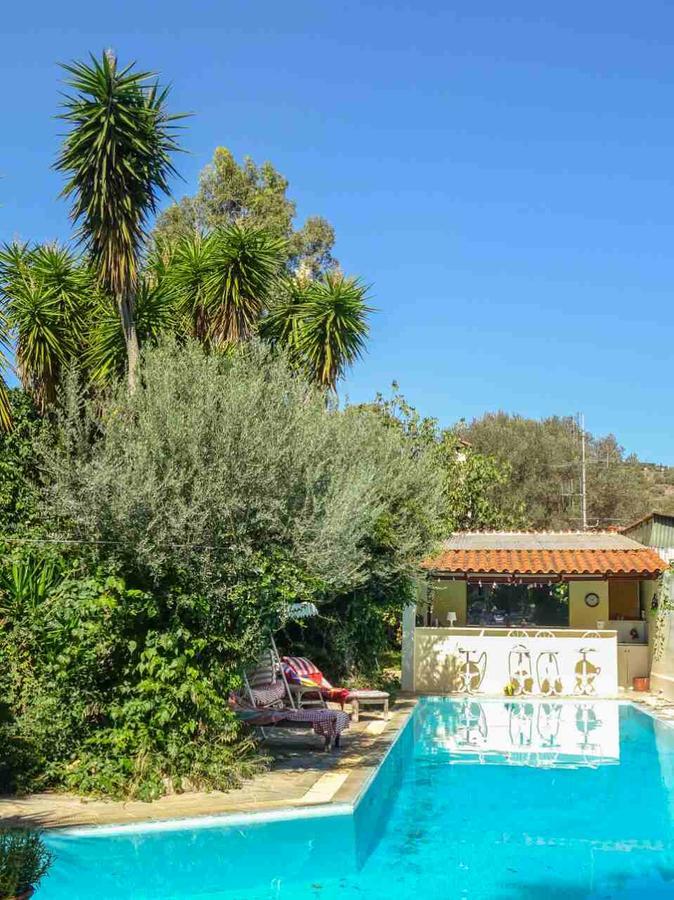 St. Thomas Bed And Breakfast Paianía Εξωτερικό φωτογραφία