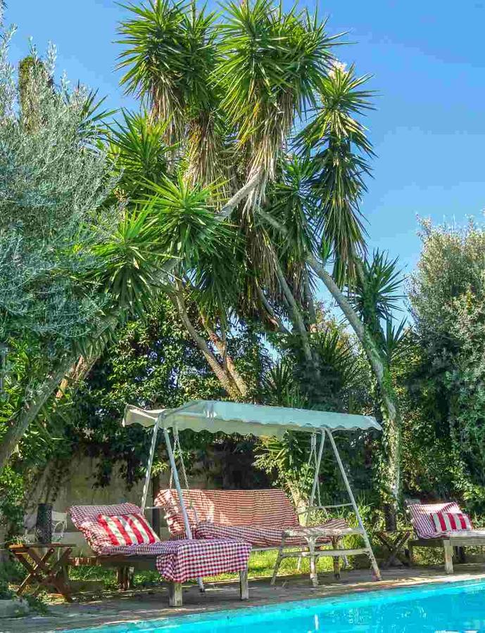 St. Thomas Bed And Breakfast Paianía Εξωτερικό φωτογραφία