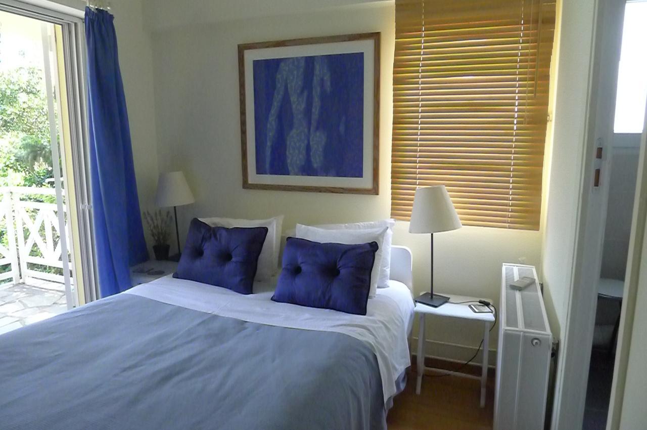 St. Thomas Bed And Breakfast Paianía Εξωτερικό φωτογραφία