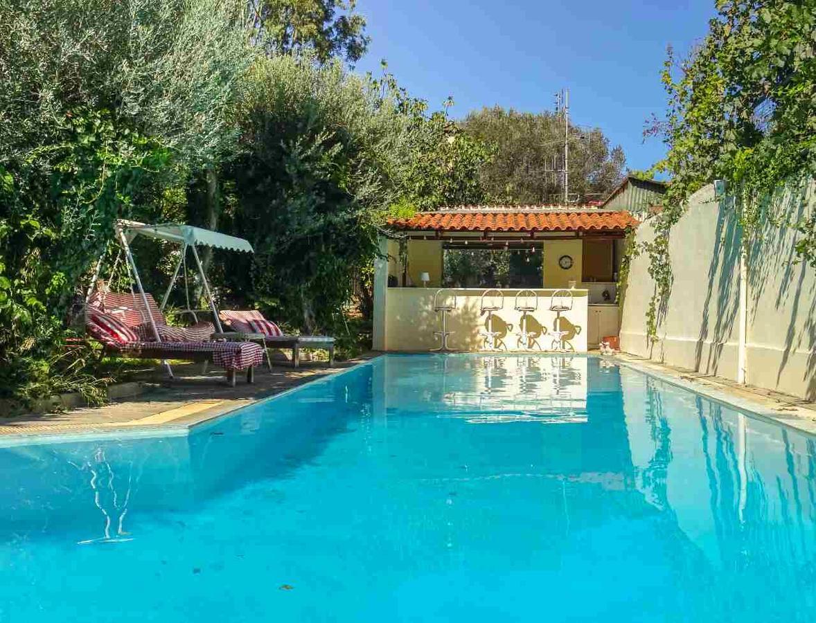 St. Thomas Bed And Breakfast Paianía Εξωτερικό φωτογραφία