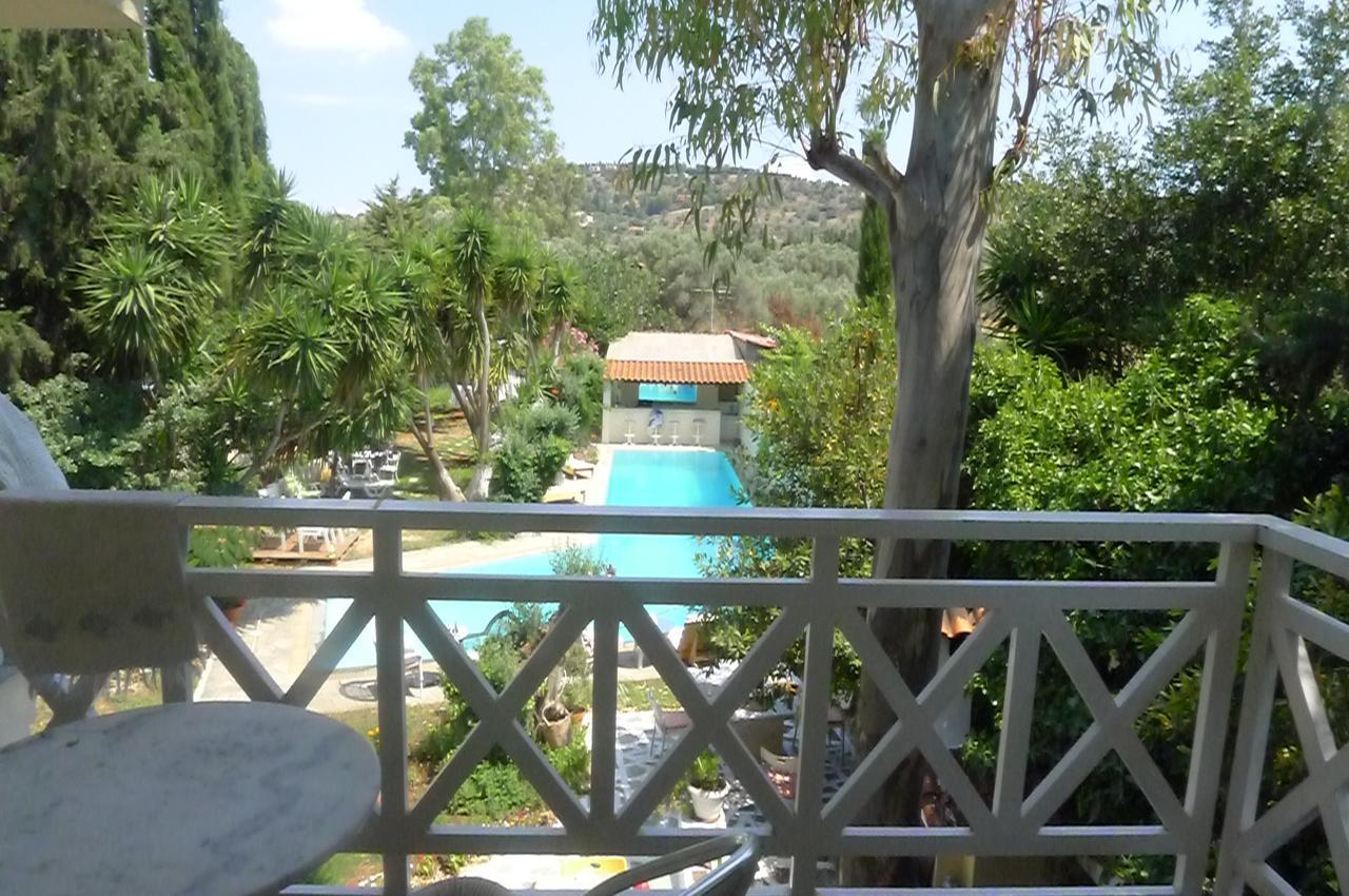 St. Thomas Bed And Breakfast Paianía Εξωτερικό φωτογραφία