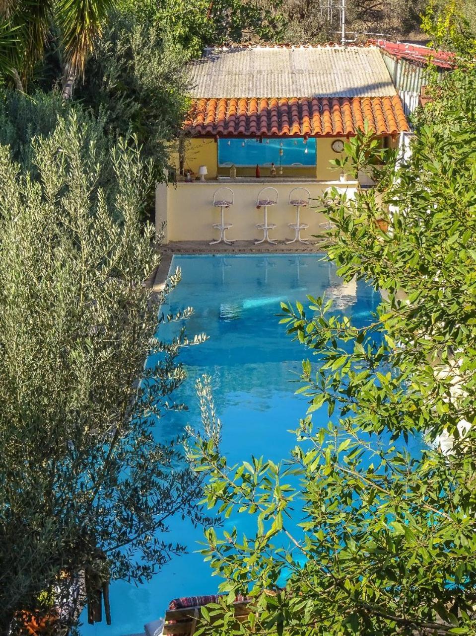 St. Thomas Bed And Breakfast Paianía Εξωτερικό φωτογραφία